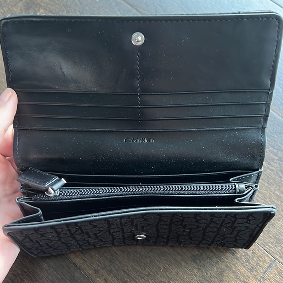 Black Calvin Klein wallet - Picture 2 of 3